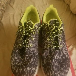 Women's 9.0 nike rosherun